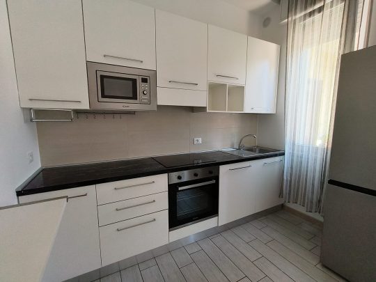 2 Locali Semi-Arredato
